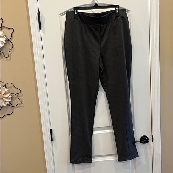 Women’s dress Pants gray with stretch - Picture 2 of 6